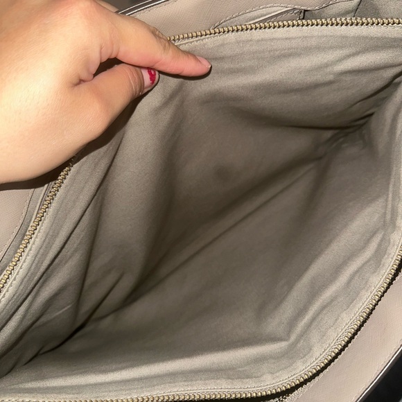 TORY BURCH ROBINSON TOTE - Picture 5 of 15